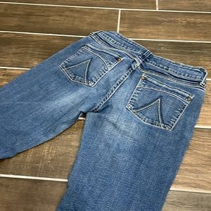 Delia’s Morgan jeans size 7/8 regular